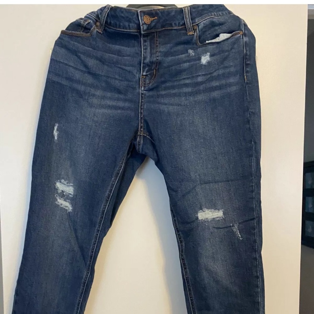 2x distressed skinny jeans